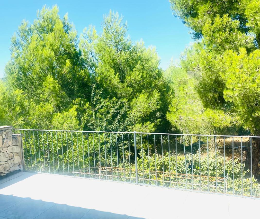 Villa Νιμ Εξωτερικό φωτογραφία