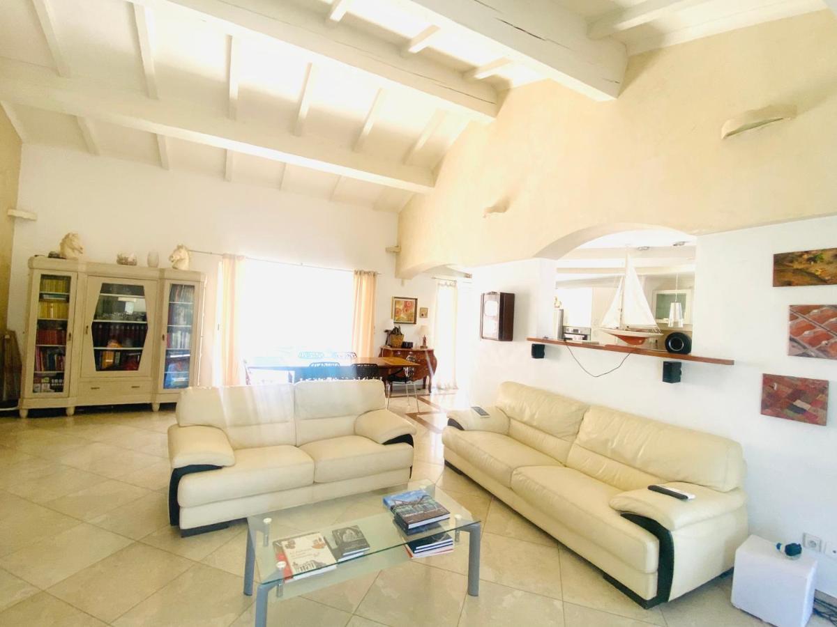 Villa Νιμ Εξωτερικό φωτογραφία