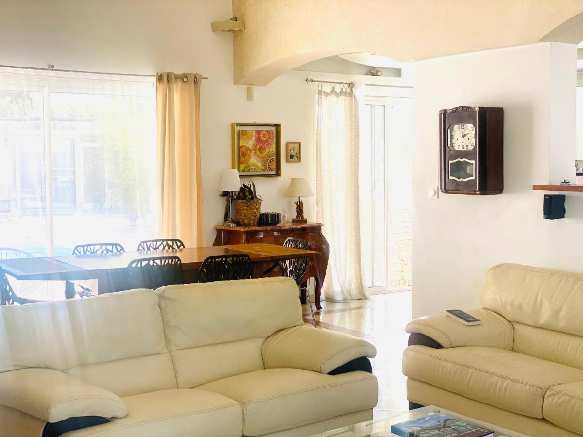 Villa Νιμ Εξωτερικό φωτογραφία